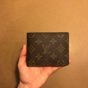 LV Multiple Wallet
